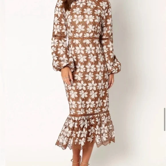 Floral Lace Maxi Dress in Brown and White - Picture 4 of 9